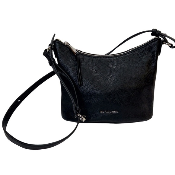 Michael Kors Lupita Messenger Bag Black/Silver Hardware Pebbled Leather NWT - Picture 1 of 9